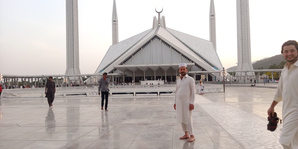 Faisal Mosque Attracts Tourists