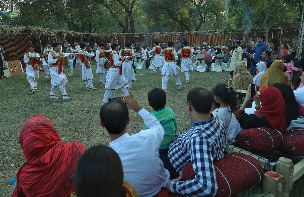 Khattak Dance Enthralls Audiences